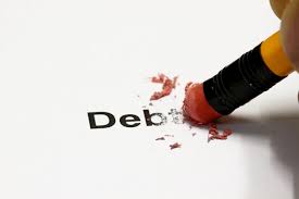 Conflicting advice to Pay down debt or not?