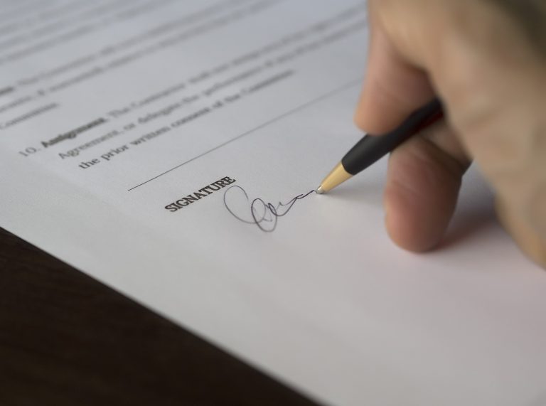 signing a tenancy agreement sales contract landlords tenants property118.com