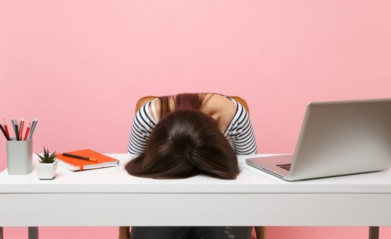 pic of landlady leaseholder researching leasehold law uk property118