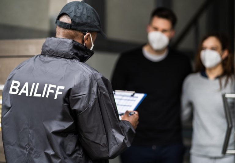 Pic of bogus bailiff evicting tenants property118
