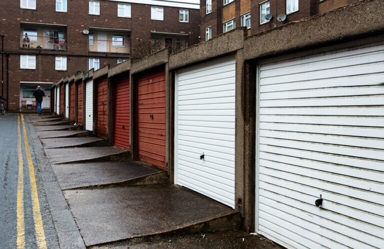 Pic of garages for rent