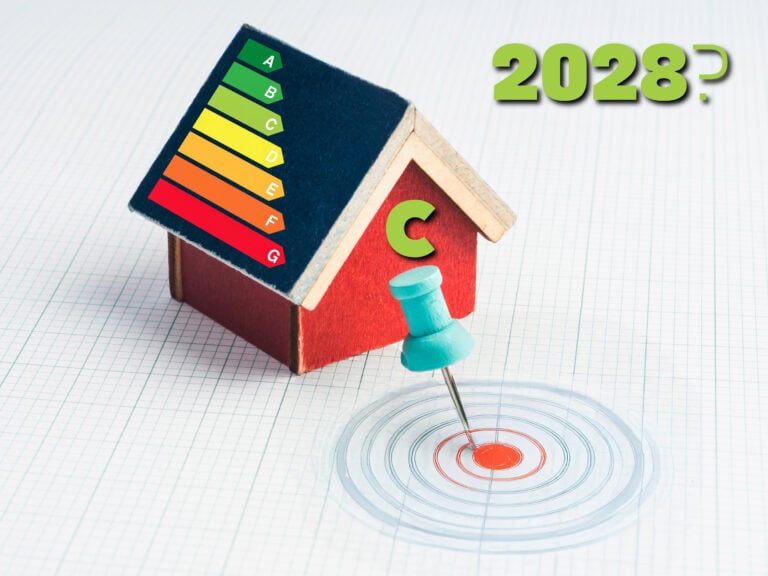House with EPC graph on the roof, a pin in a target and 2028 text