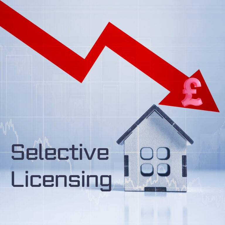 Red downward trend arrow with pound symbol pointing toward a house to illustrate the financial impact of selective licensing.